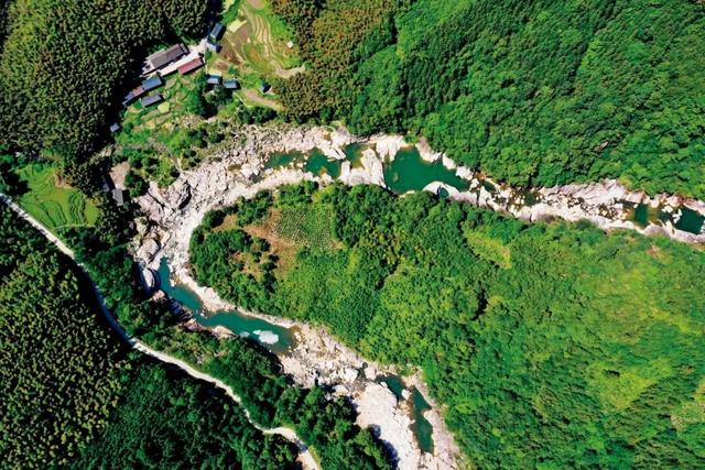 城市太热？快跳进融水的“果冻水”清凉一下 | “宝藏凉县”避暑攻略③