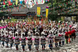 广西柳州：芦笙起舞 庆祝丰收图片
