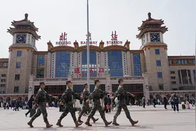五一假期，武警官兵坚守岗位守护平安图片
