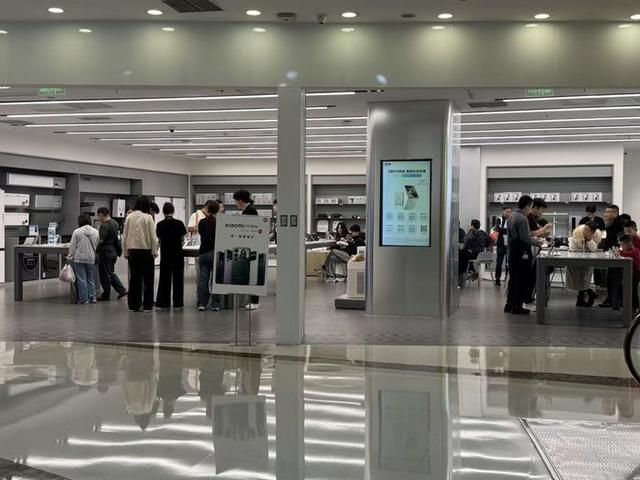 “充电宝便宜500，还能连苹果电脑”：小米17发售日，一位苹果用户的换机账本