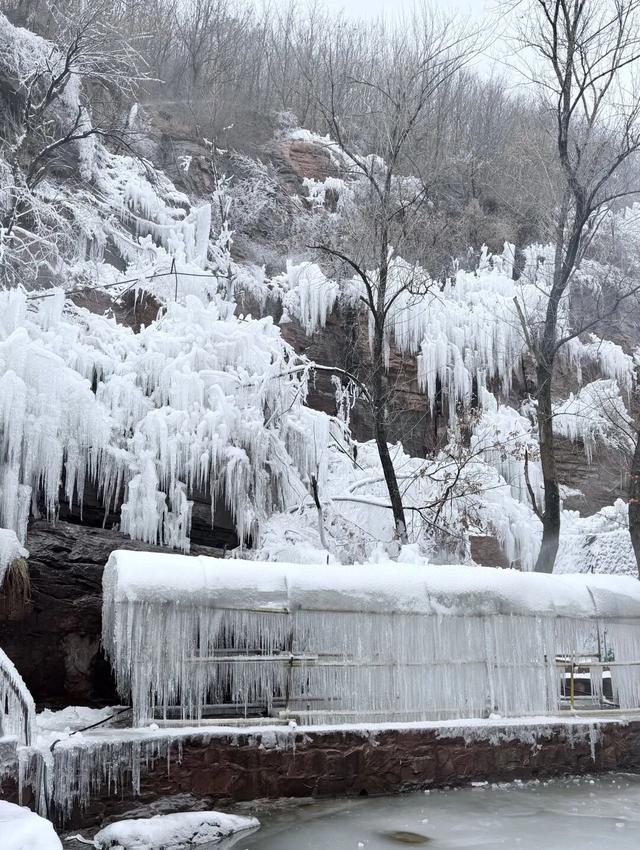 冬日限定！伏羲大峡谷冰挂进行时！