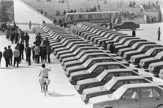 时光相册｜34年，3000万辆！这本相册也是时代的缩影