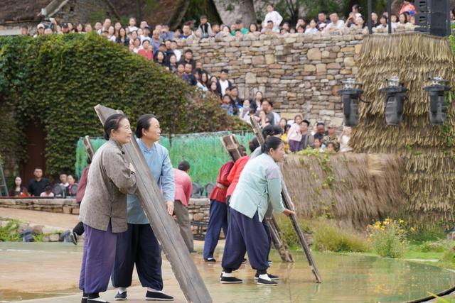 山东沂南：影视剧带火沂蒙山村红色游 沉浸式互动演绎吸引游客体验打卡