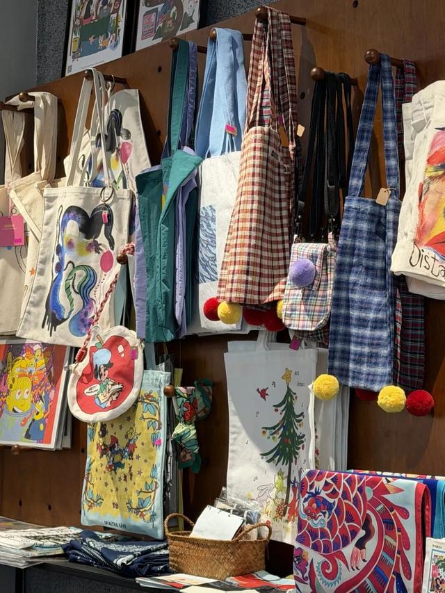 开在“亚洲花都”斗南的书店，真“香”