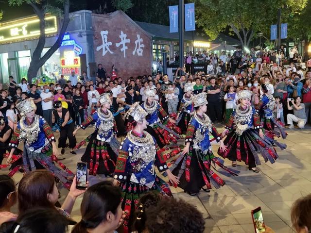 嗨玩金秋，何必远行？丰台重磅推出多项文商旅体融合活动，就等你赴约——