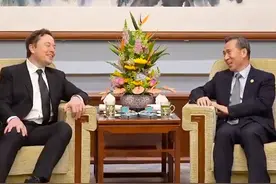 马斯克再度访华！特斯拉国产车“禁停禁行”限制解除 FSD入华进入倒计时？图片