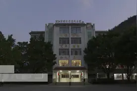 直击高考｜张桂梅14年送考从未缺席  “不要忘记女高精神，百折不挠、顽强拼搏！”图片