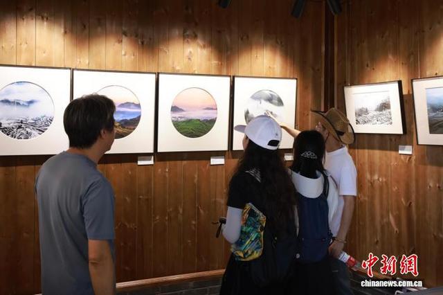 探访浙江云和“中国最美梯田”：初秋美景吸引民众