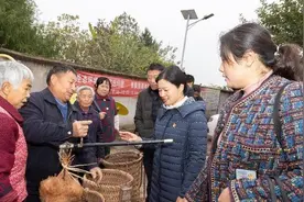 乡韵市集，乡村振兴路上的绿色行动——邮储银行广安市分行消费帮扶助农增收图片