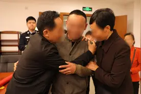 四川夫妇37年前在重庆一医院丢失孩子，警方助一家重逢图片