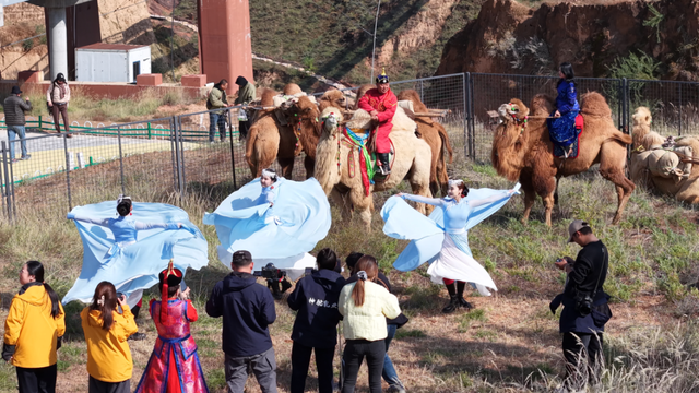 阿拉善驼队来绍兴了