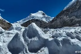 我国科考队首次登顶珠峰外8000米以上高峰图片