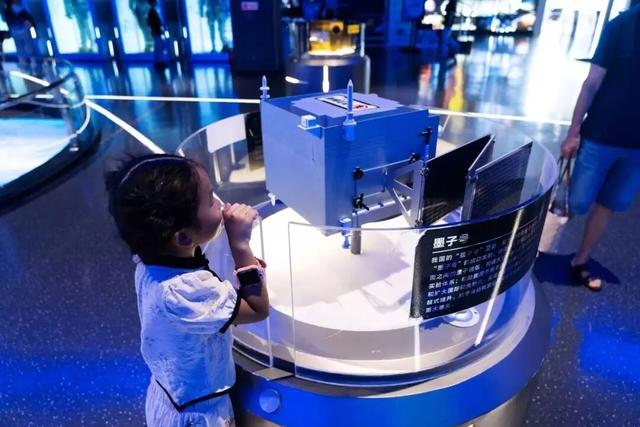 今天，祝你节日快乐！荆州还有这些福利……