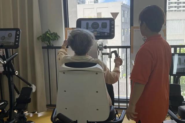 上海智慧阳光康健苑打造残疾人“家门口的AI康复师”