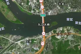 4人失联！船舶擦碰大桥后沉没，救援仍在进行图片
