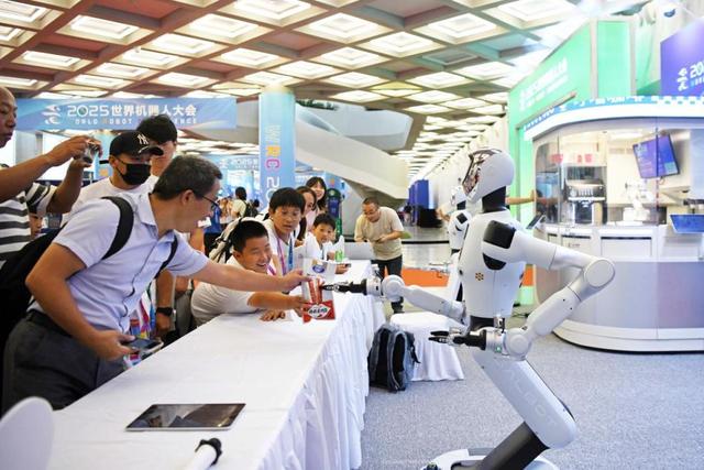 2025世界机器人大会带你游览“酷炫世界”