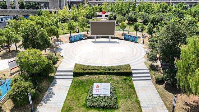 铁路桥下尽享绿景，硚口新增一座“普法公园”