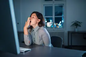 突然失眠0R嗜睡 或许是这些药闹的图片