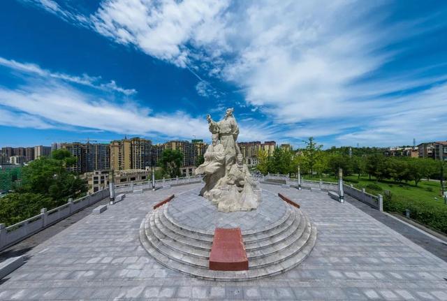 世运赛场之外，解锁简阳漫游图鉴
