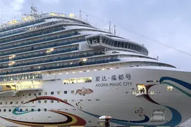 首艘国产大邮轮将从青岛开启巡游图片