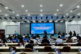 2024天津马拉松赛事参赛服与完赛奖牌发布图片