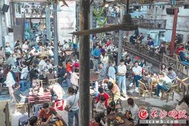 古韵与新潮交织，特色街区让游客“特来电”图片