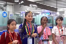 通关更方便！超2万名港澳非中国籍永久性居民预约申办来往内地通行证图片