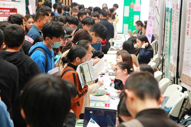 时政眼｜明年经济工作这些部署	，涉及你我“钱袋子	”