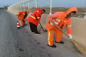 坚守交通一线 守护万家团圆——青岛西海岸新区交通运输局全力保障群众平安祥和过节图片