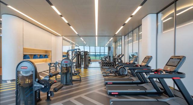 对话威海滨海皇冠假日酒店总经理张伟先生：在山海之间，雕琢有温度的旅居体验