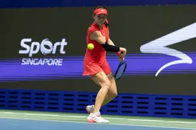 王欣瑜不敌梅尔滕斯 止步WTA250新加坡站半决赛图片