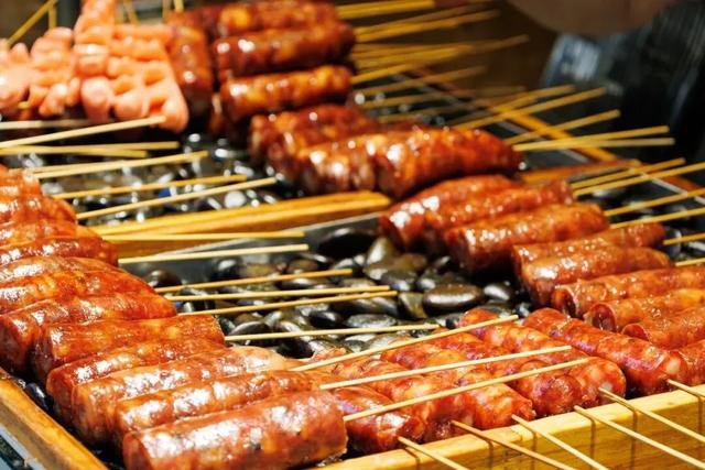 每个景区都有烤肠,凭什么九寨沟的烤肠火了?