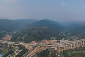 成绵苍巴高速公路绵苍段即将通车图片