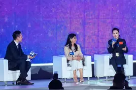 王亚平：时代的发展让我有机会实现梦想、超越梦想图片