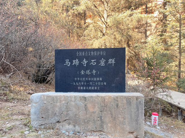 一位守窟人的二十年：与孤寂为伴，以赤诚守护“国宝”