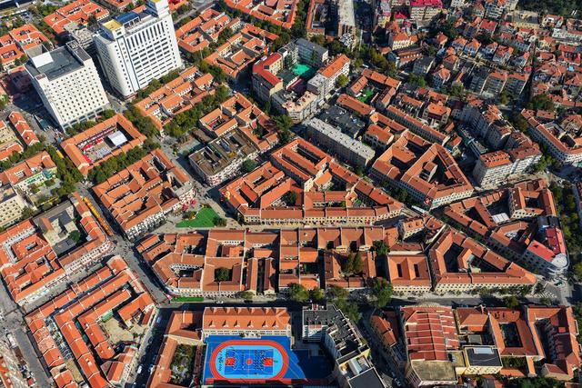 数智文旅 媒动山海丨来电影之都，寻找影视片段里的山海与老城