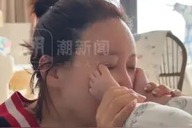 女演员因爱闻宝宝脚丫致眼睛感染肿胀！网友：突然知道原因了图片