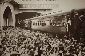 历史上的今天｜1957年10月15日，武汉长江大桥建成通车视频封面