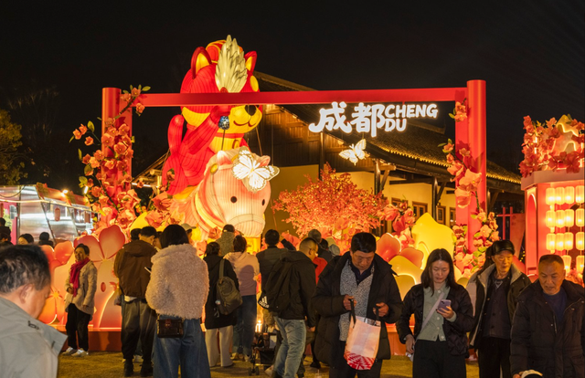 闹元宵！在东安湖赴一场光影与烟火的约会