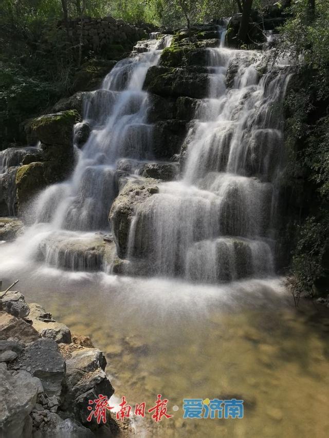 雨润南山 泉群“撒欢”成瀑引客来