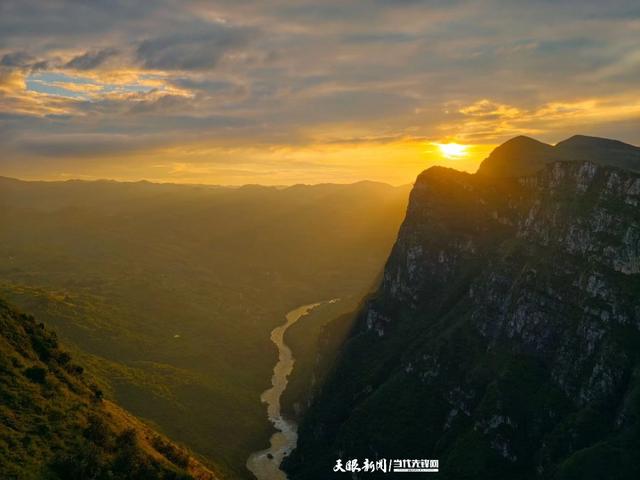 世界第一高桥・桥旅新地标 | 花江峡谷大桥：桥上桥下都有好风景