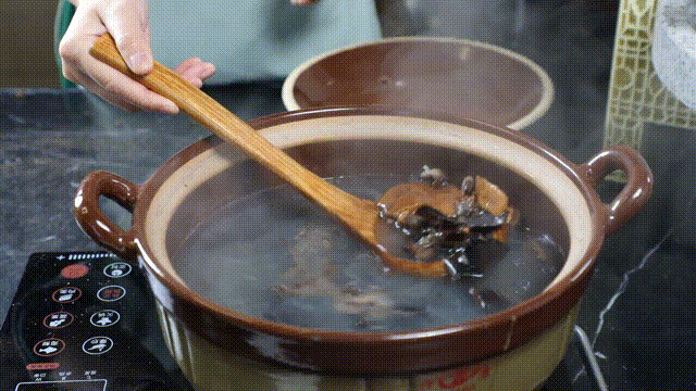 秦始皇的长生秘方？中式解暑“果冻”龟苓膏的七步制膏法