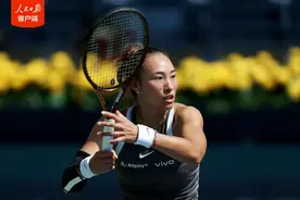 郑钦文遗憾止步WTA1000迪拜站32强图片