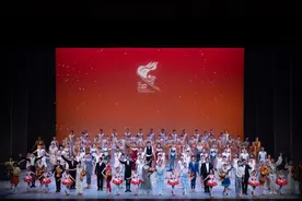 中央芭蕾舞团迎来团庆65周年 全团阵容上演将近4小时庆典GALA图片