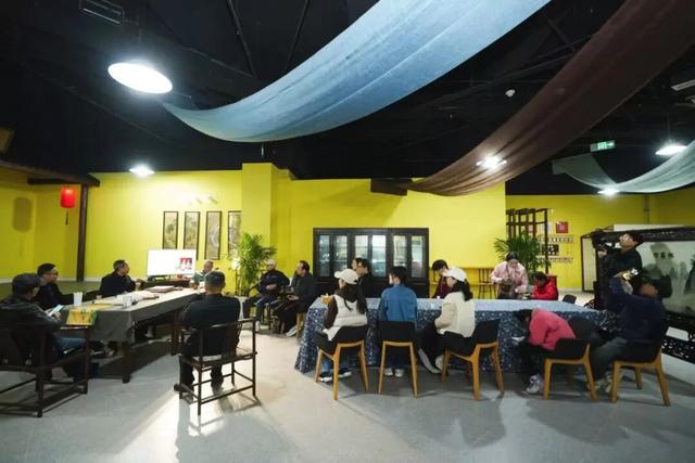 今天，南湖这里人气爆棚！