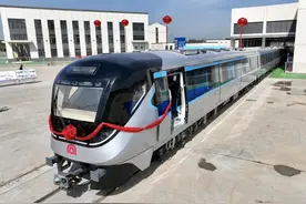 好帅！安徽首列无人驾驶地铁，亮相！图片