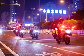 重庆铜梁渝警骁骑：一路温情相伴 守护路畅人安图片