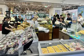 金枕榴莲降至“2字头”，国内“榴莲控”的甜蜜福利到了图片