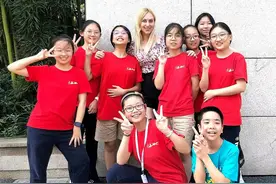 ​教美术的外教写得一手漂亮的汉字，杭州这位美女老师火了图片