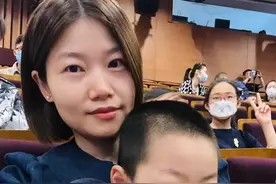 这位妈妈与儿子当了3年“同班同学”，她说……图片